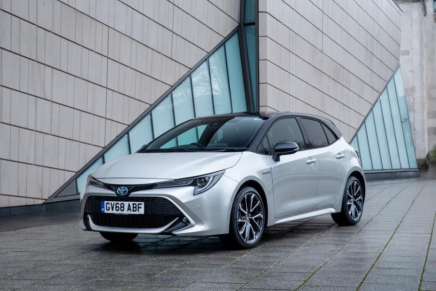  Toyota Corolla Hybrid 2019 года  (UK) (фото 1 из 40)